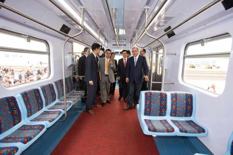 Interior do Série 9500 da CPTM