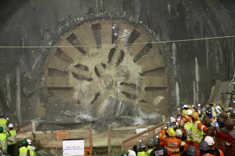 Chegada do tatuzão na nova estação Santa Cruz (foto: Metrô)