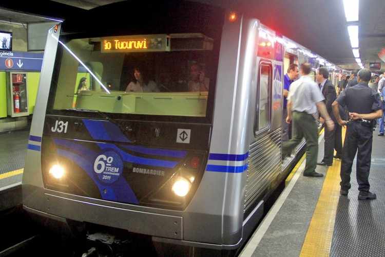 Trem da frota J: equipado com CBTC, ele passou a operar na Linha 2 nesta semana