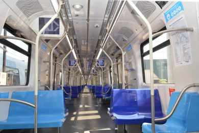 Interior do trem da Frota P