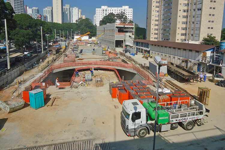 Acesso principal da estação Alto da Boa Vista