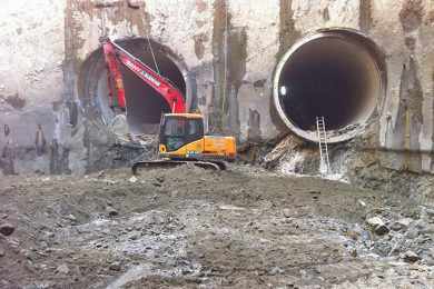 Os dois túneis singelos que chegam à estação Campo Belo