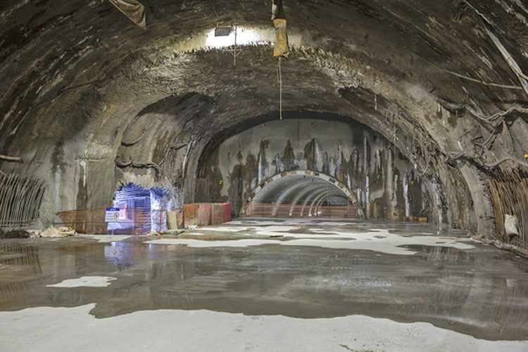 Estação Santa Cruz: ao fundo é possível ver o túnel sentido Chácara Klabin