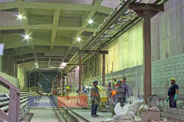 Estação Eucaliptos fica em frente ao Shopping Ibirapuera