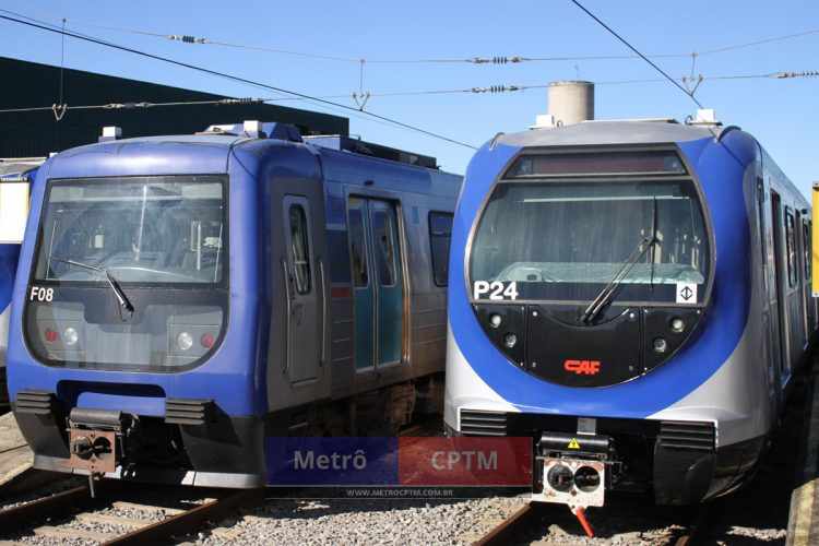 Enquanto o trem da direita não pode operar, o já desgastado trem da esquerda é usado no limite