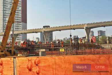 Linha 17-Ouro do Metrô volta a andar nos trilhos