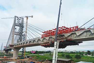 Viaduto estaiado da Linha 13-Jade é concluído