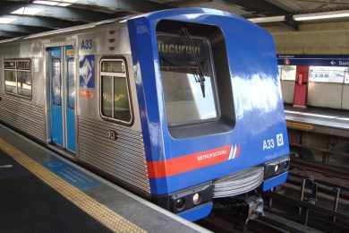Trem que inaugurou o Metrô de São Paulo sai de cena