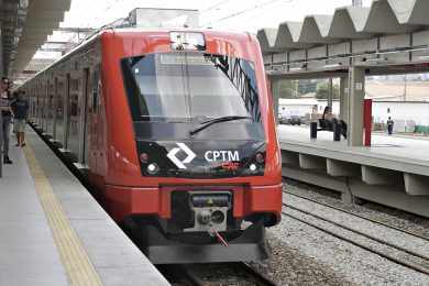 Linha 10-Turquesa recebe primeiro trem “moderno”