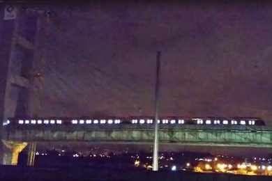 Primeiro trem da CPTM percorre a nova linha 13-Jade