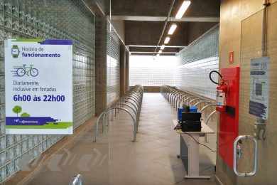 ViaMobilidade coloca em funcionamento bicicletários em sete estações da Linha 5
