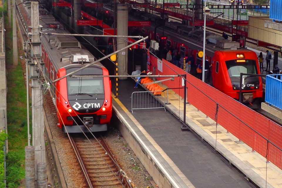 Estação Guaianazes na Linha 11-Coral da CPTM | Foto: Albert Carlos S Domingos