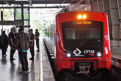A linha da CPTM que possui trens modernos sobrando