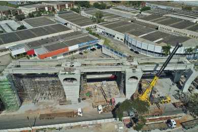Metrô conclui lançamento de vigas na estação Jardim Colonial da Linha 15-Prata