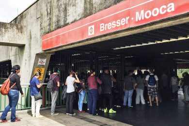 Até quando nossos nobres políticos vão tentar mudar os nomes de estações?