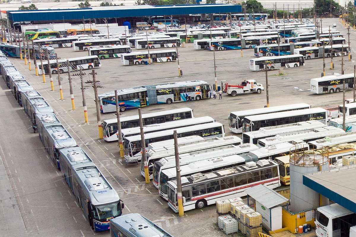 Como chegar até Dario AutoPeças em Parnaíba de Ônibus?