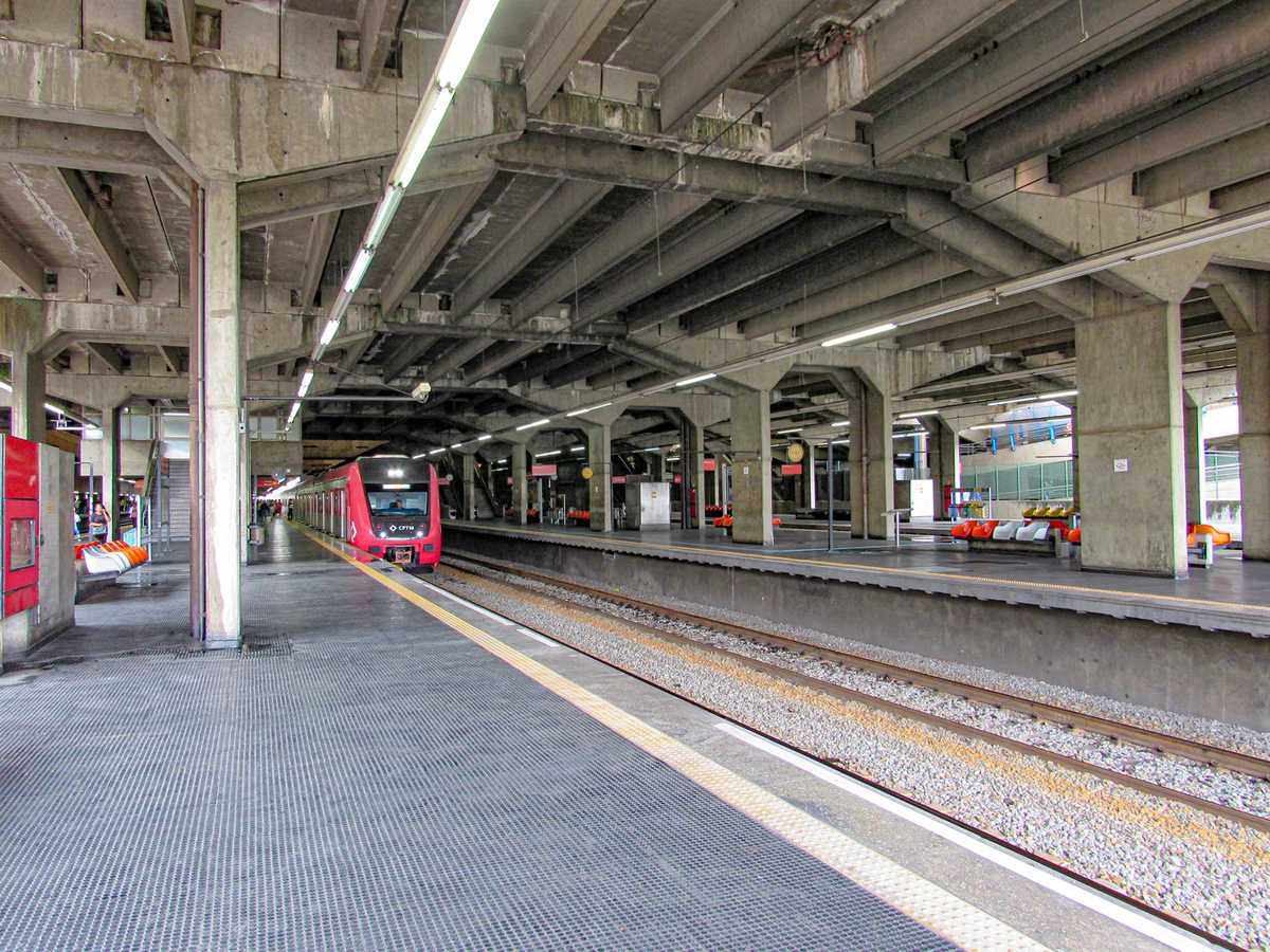 Estação Palmeiras-Barra Funda da CPTM recebe roda de capoeira na