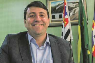 Candidato ao governo do estado pelo PDT, Elvis Cezar defende políticas integradas no transporte