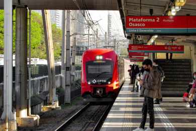 Trens da série 8500 na Linha 9-Esmeralda (Jean Carlos)