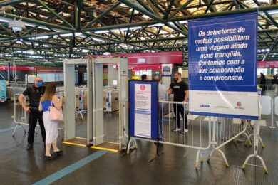 Em meio à onda de violência, Metrô testa detectores de metal nas estações