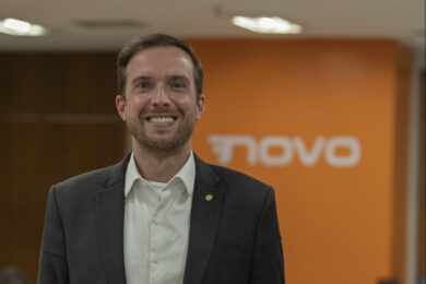 Candidato pelo Partido Novo, Vinicius Poit tem foco nas privatizações e concessões