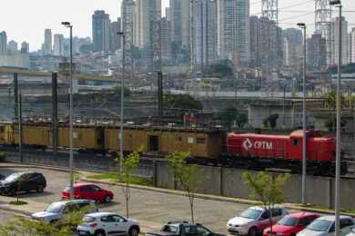 CPTM adquire novos veículos especiais para manutenção de vias e rede aérea