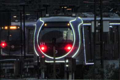 Trens do Metrô e da CPTM recebem iluminação de Natal