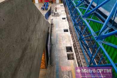 Veja fotos da primeira etapa da implantação de portas de plataforma na estação Barra Funda