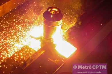 Manutenção da madrugada do Metrô: como ocorre uma troca de trilhos?