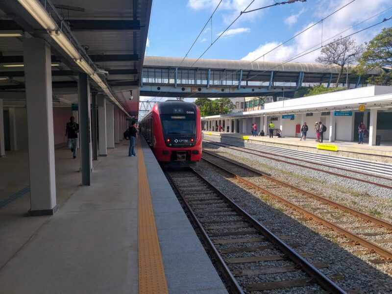 Trens não farão parada em Prefeito Saladino e Utinga (Jean Carlos)