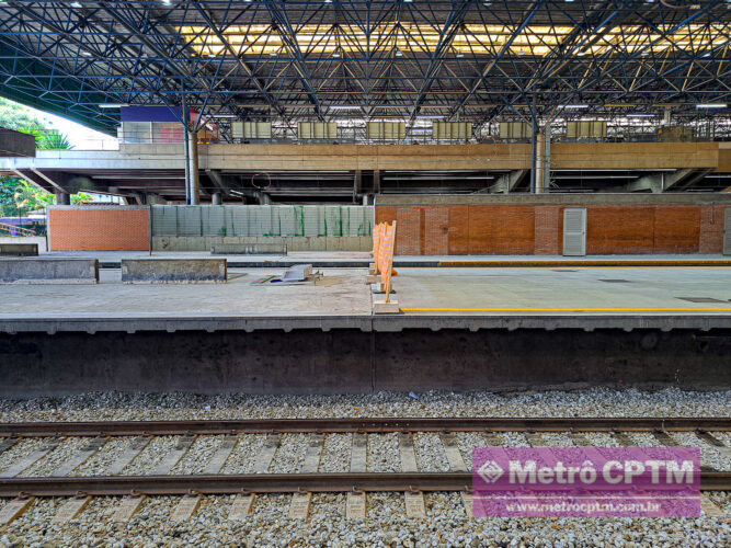 Troca de piso na extremidade das plataformas (Jean Carlos)