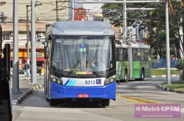 Ônibus do Corredor ABD, operado pela Metra/Next