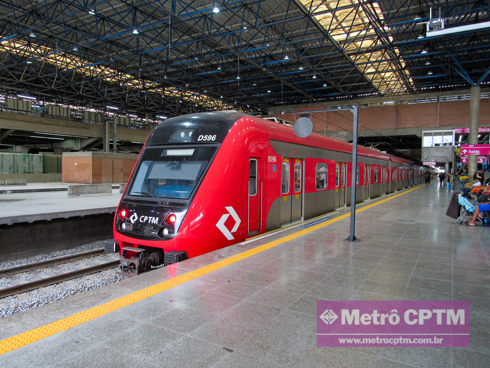 Serviço 710 na Estação Palmeiras-Barra Funda (Jean Carlos)