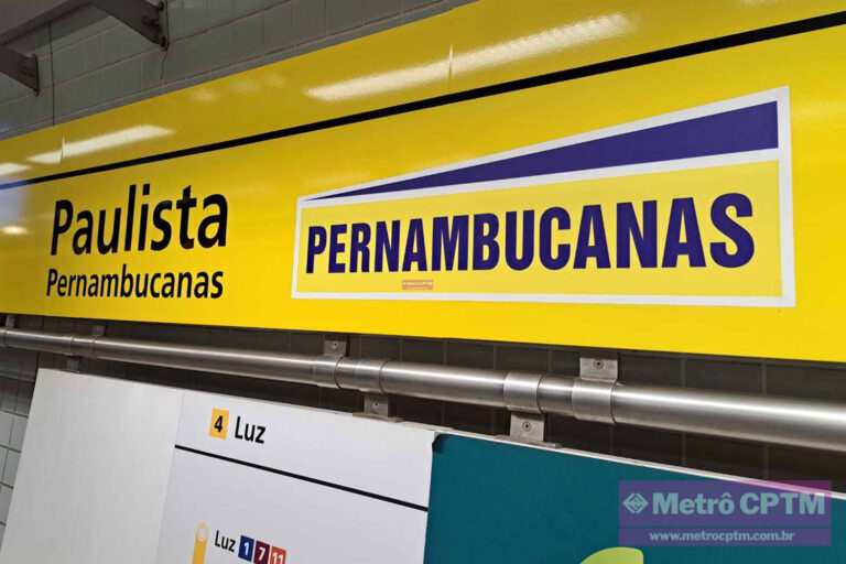 Placa da estação Paulista com a marca Pernambucanas