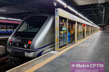 Primeiras fechadas instaladas na estação Pedro II (Jean Carlos)