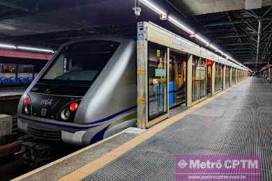Primeiras fechadas instaladas na estação Pedro II (Jean Carlos)
