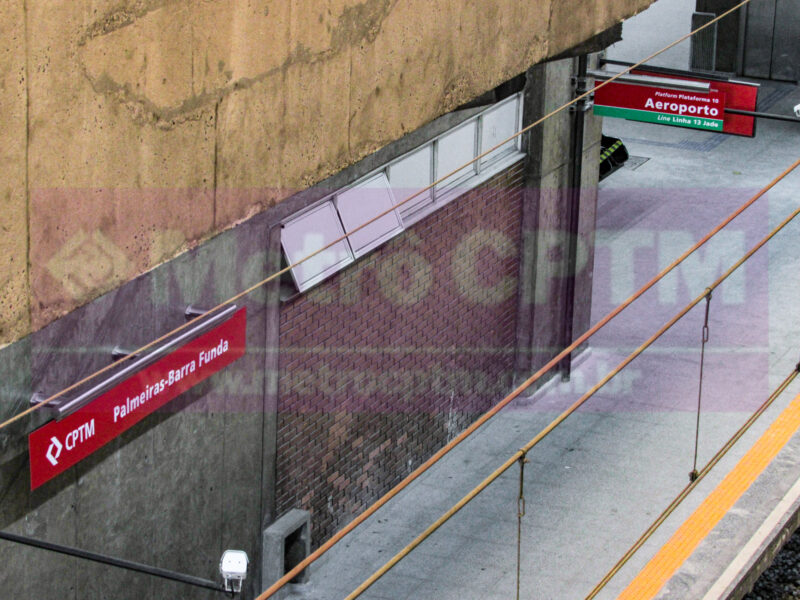 Estação Palmeiras-Barra Funda já começa a receber placas da Linha 13-Jade (Jean Carlos)