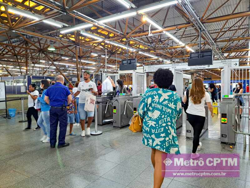 Poucos funcionários para uma demanda cada vez maior de passageiros pressiona metroviários (Jean Carlos)