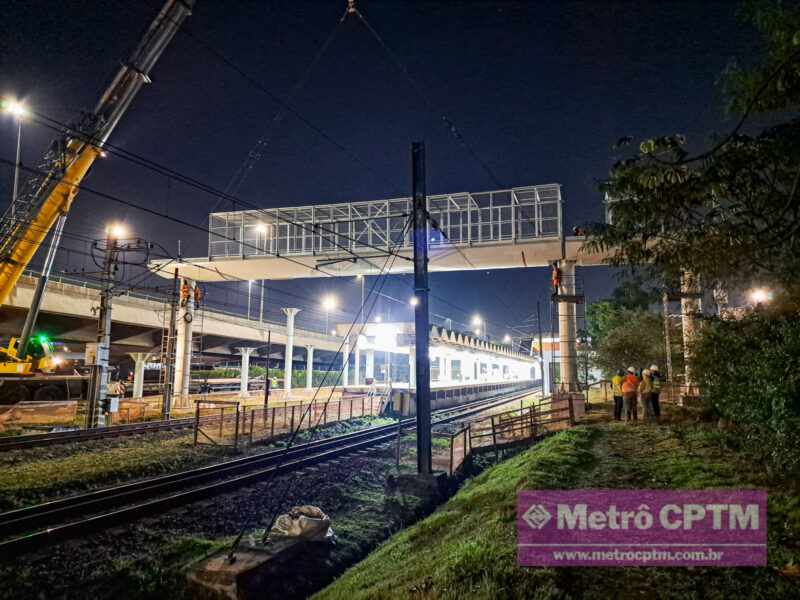 Primeiro conjunto de módulos foi instalado sobre a ferrovia (Jean Carlos)