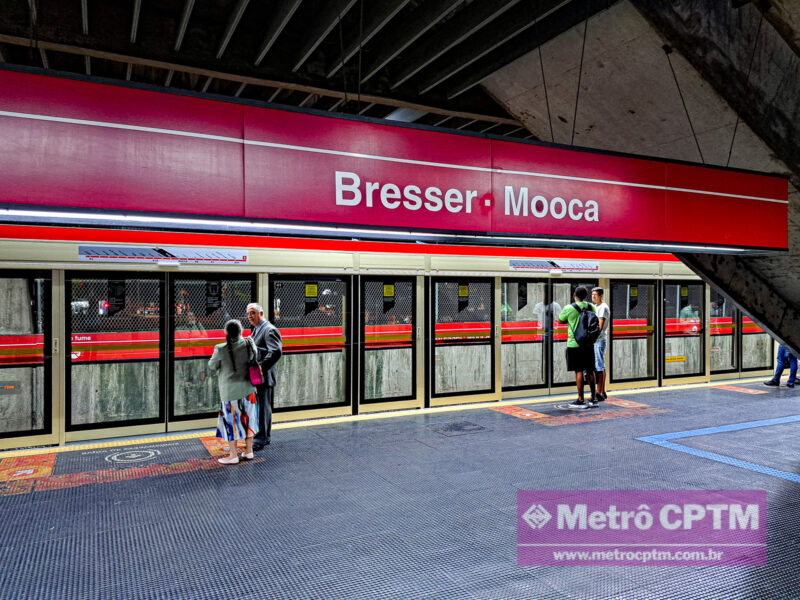 Portas de plataforma da estação Bresser-Mooca (Jean Carlos)