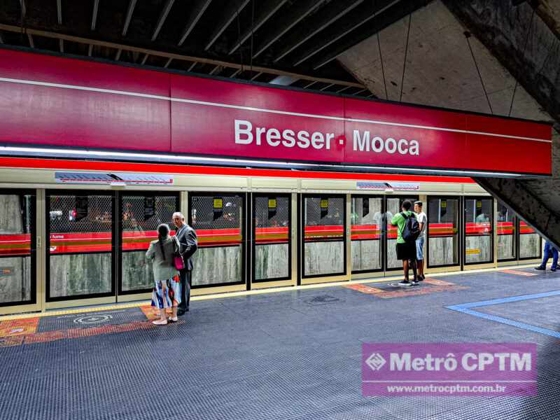 Portas de plataforma da estação Bresser-Mooca (Jean Carlos)