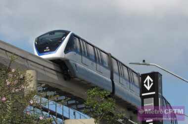 Trem Innovia 300 da Linha 15-Prata