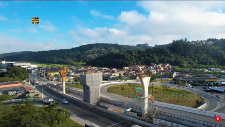 Pilares no cruzamento da Avenida Jacu Pêssego (iTechdrones)
