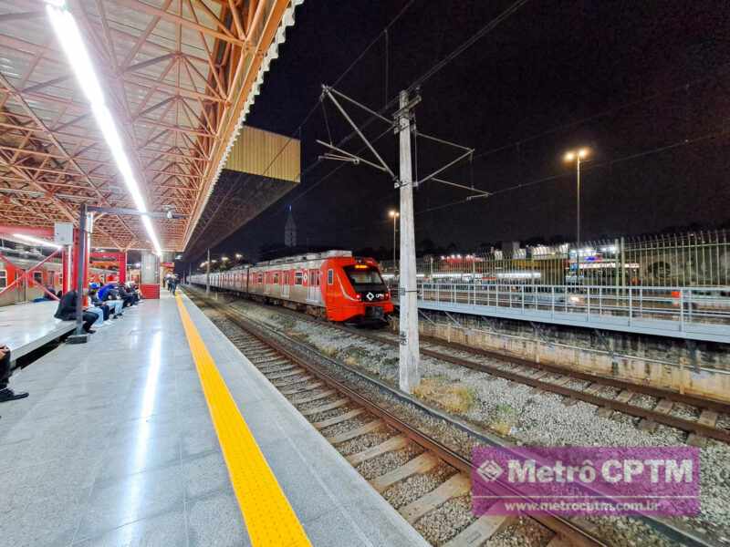 Nova iluminação da estação Guaianases (Jean Carlos)