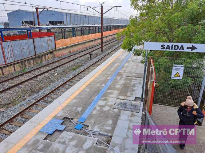 Plataforma 1 da estação Eng. Manoel Feio (Jean Carlos)