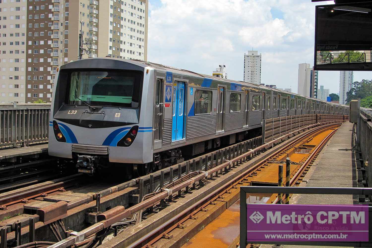 Como chegar até Club Homs em Bela Vista de Ônibus ou Metrô?