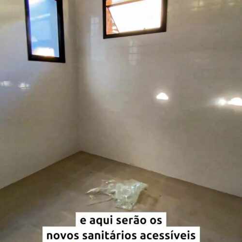 Sanitários na plataforma 5 da estação Luz (CPTM)