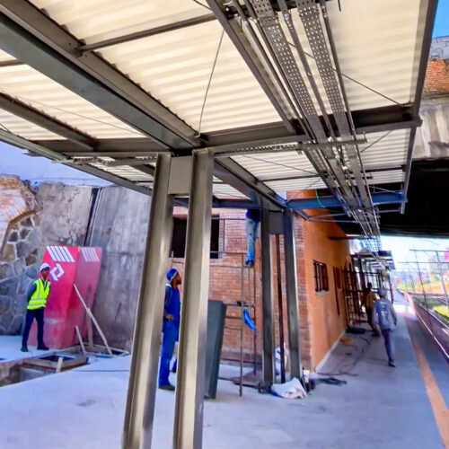 Cobertura na plataforma 5 da estação Luz (CPTM)
