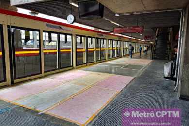 Instalação de novos pisos na estação Belém (Jean Carlos)
