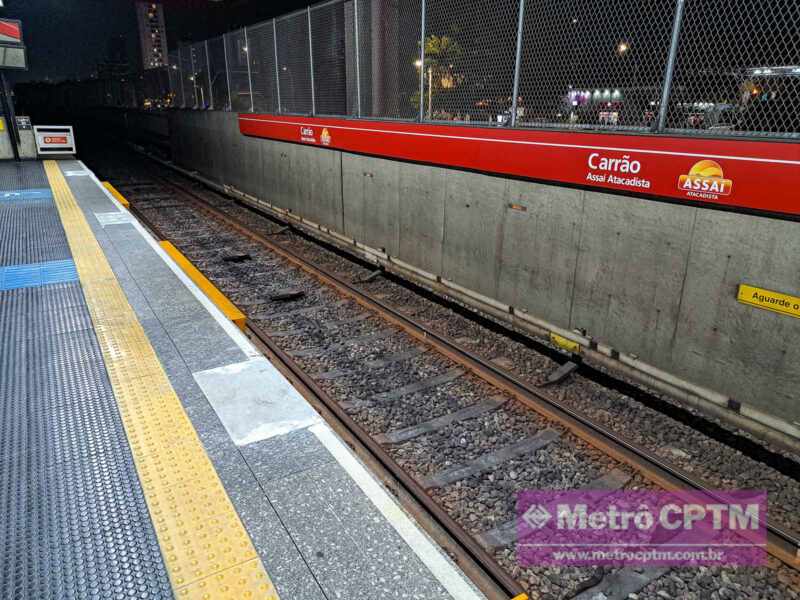 Plataformas sendo preparadas na estação Carrão (Jean Carlos)